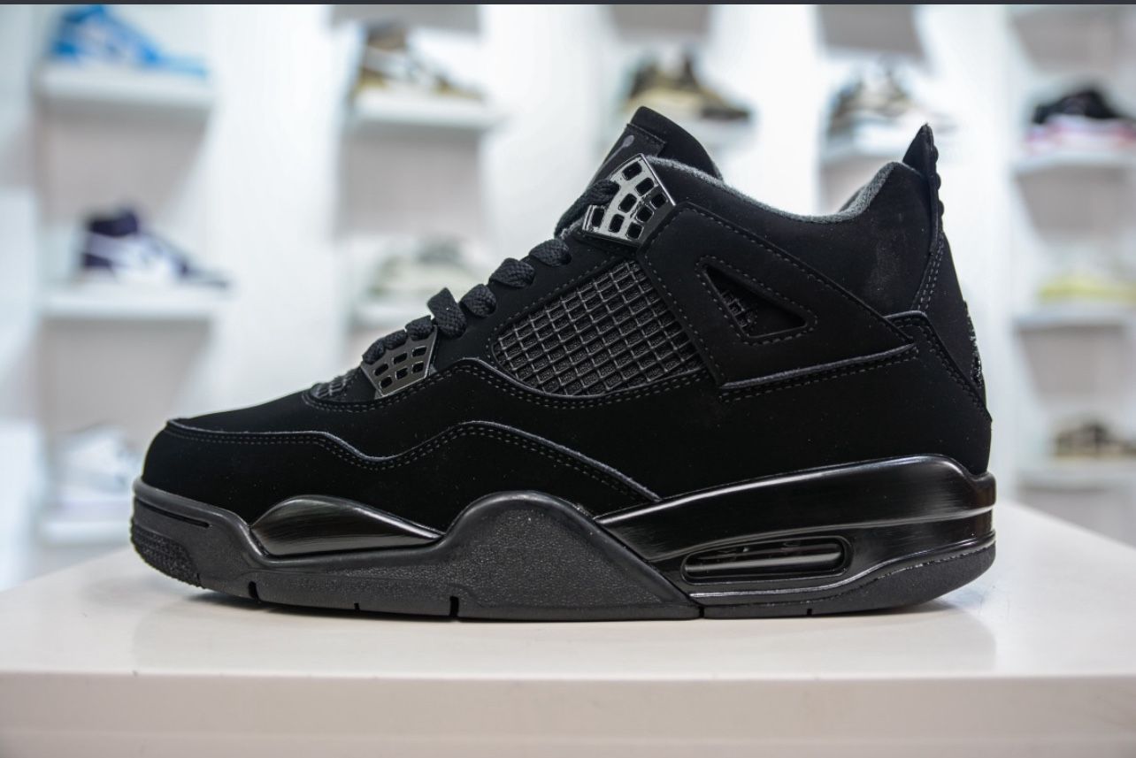 Jordan’s 4’s Black Cats 