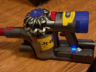 Dyson V8 cordless vacuum cleaner