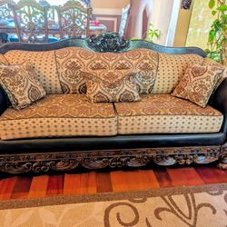 Elegant 3-Seater Traditional Sofa with Carved Wood Frame – Excellent Condition