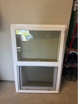 White Vinyl Single Hung Window – 35 1/2” x 23 1/2”