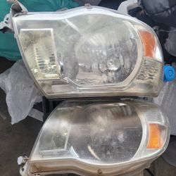 Toyota Tacoma Original Headlights
