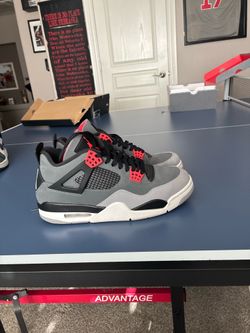 Jordan 4s