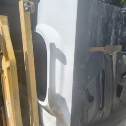 SHORT BED CHEVY 07  13