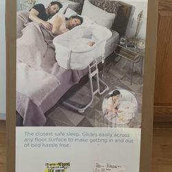 Halo bassinet open box never used