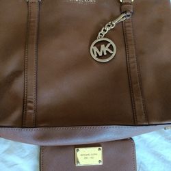 Micheal Kors Purse And Wallet