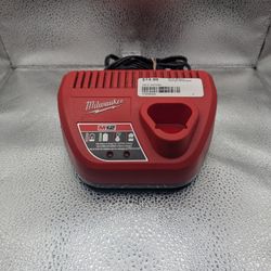 MILWAUKEE M:48-59-2401 CHARGER 