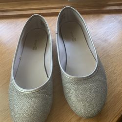 Girls Shimmery Gold/Silver 3.5 Shoes