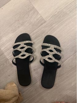 Slippers for women for 5 dollars  size 8.5