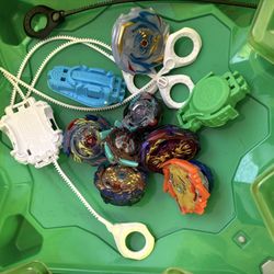 Multiple Beyblades with arena