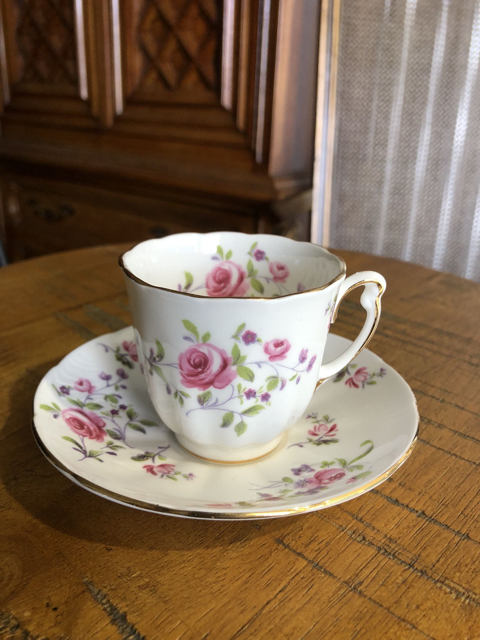 Vintage Colclough England Pink Roses Scalloped Gold Demitasse Teacup & Saucer.