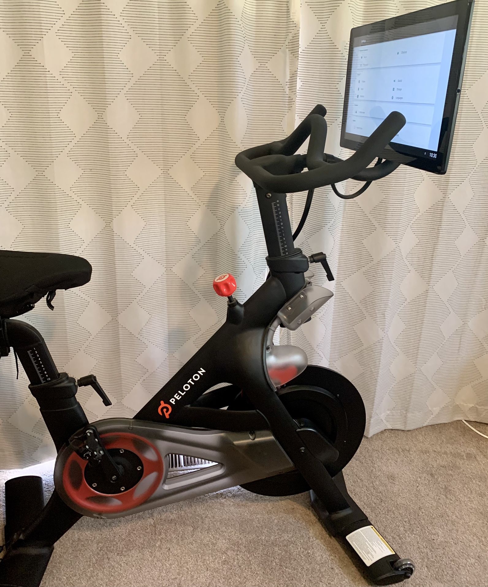 Like New Peloton Exercise Bike $1900 West Olympia/Shelton! Perfect