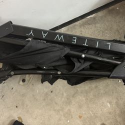 LIGHTWEIGHT STROLLER