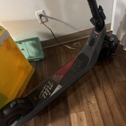 Nui KQI 200P Grey E-Scooter