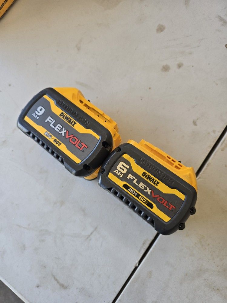 Dual Battery 9 Ah And 6 Ah 