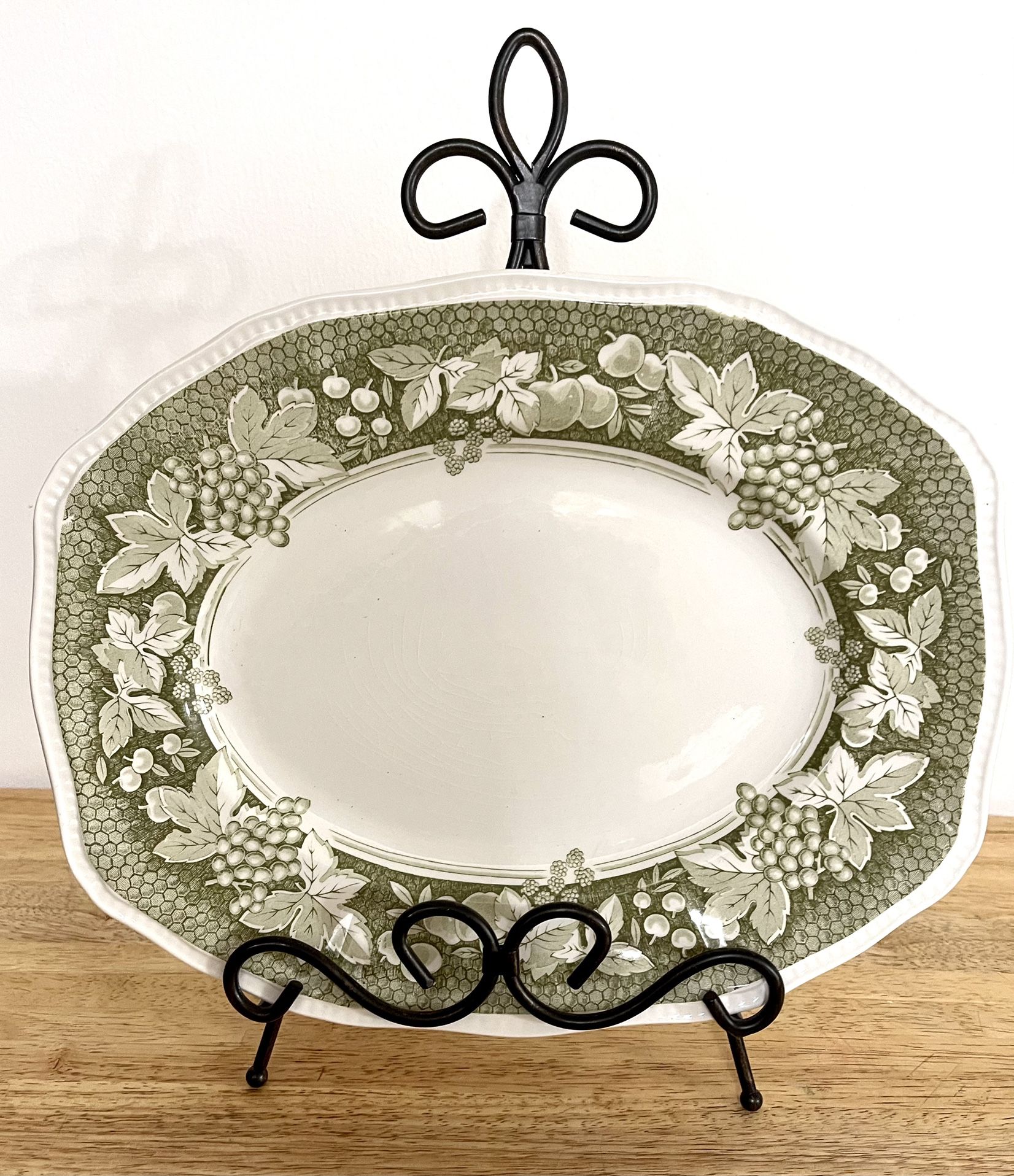 Kensington Staffordshire Ironstone Somerset Pattern 12" Green Platter England