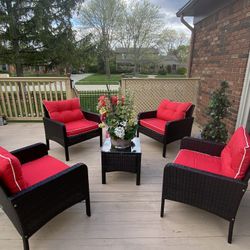 Very Gorgeous 4 Chairs And Table