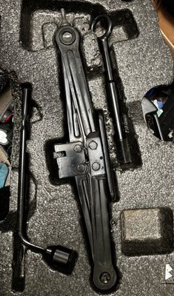 2018 Hyundai Santa Fe OEM Jack & Tire Tool Kit