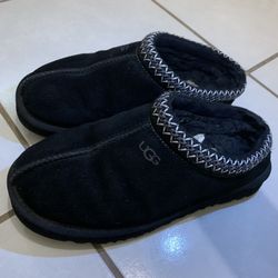 Black Ugg Tasmans 