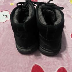 Black Ugg Neumel Size 9 