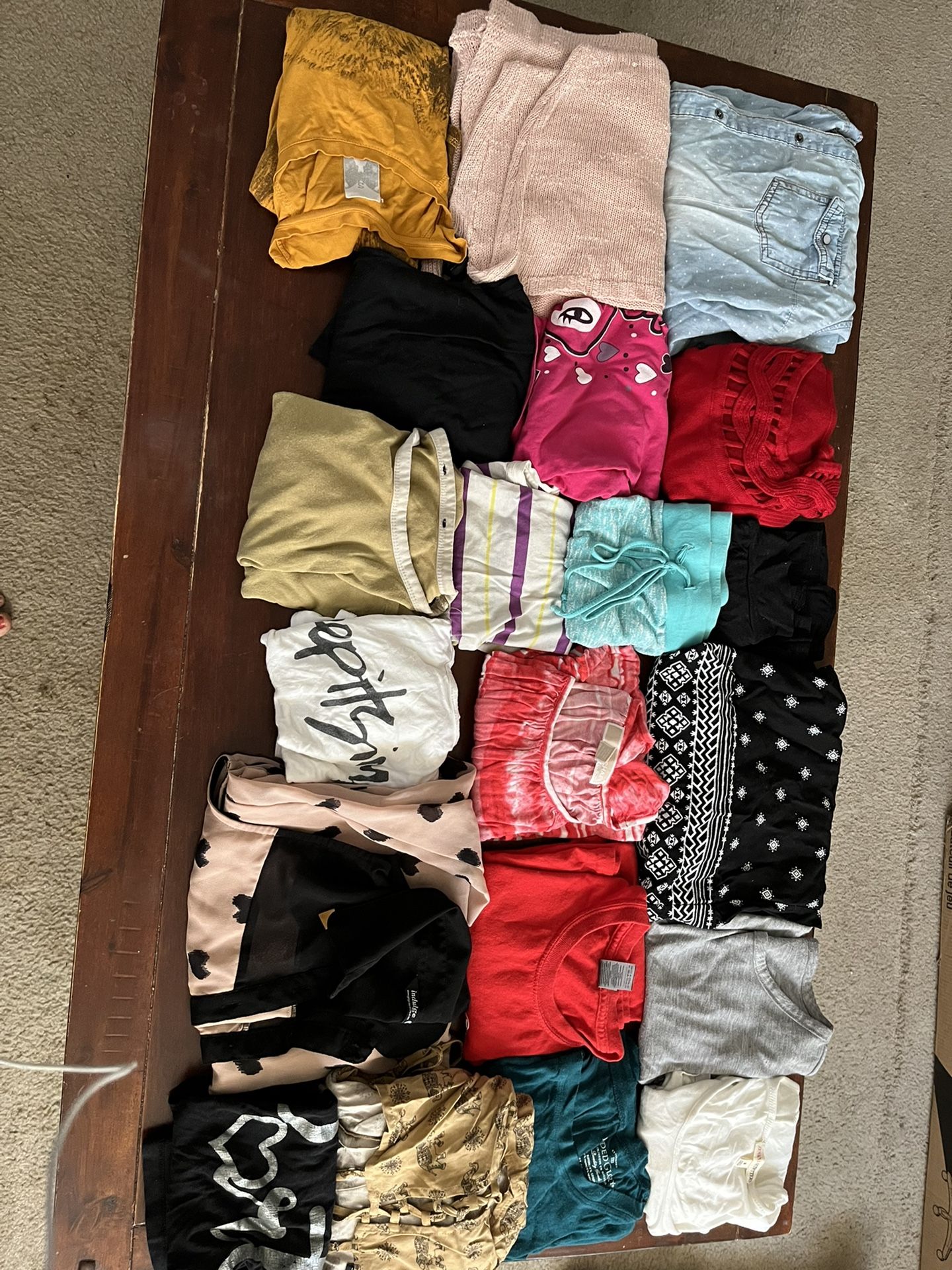 Women clithes, Size M, 20 items- less than $2 for each one