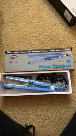 Nano titanium straightener