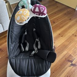 4moms mamaRoo Multi-Motion Baby Swing