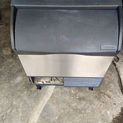 Scotsman Ice Maker 