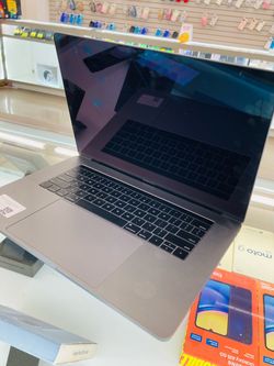 MacBook Pro 2018 16gb ram 1TB ssd
