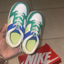 toddler nike dunks