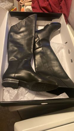Boots Size 7.5 DKNY 