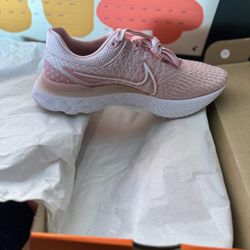 Nike Women’s Size 8.5 Shoes