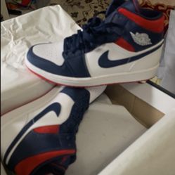 New Jordan 1 Mid Size 8