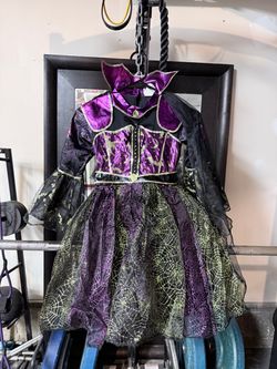 Witch Halloween Costume (size 7-8)
