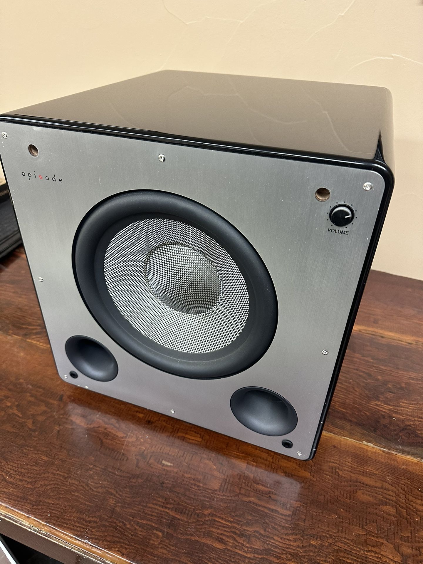 episode es-sub-10-200 200 Watt Amplified Subwoofer