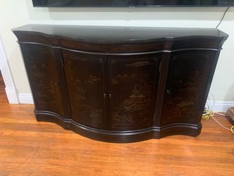 Ethan Allen Vivianne serpentine Chinoiserie painted credenza sideboard.
