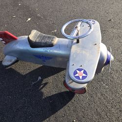 Pedal plane scoot along