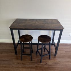 Dinning Table With Two Stools