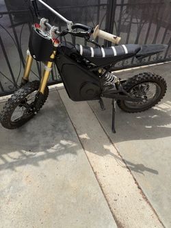 Venom electric dirt bike