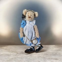 Disney Bear DOLL IN ALICE IN WONDERLAND   DS