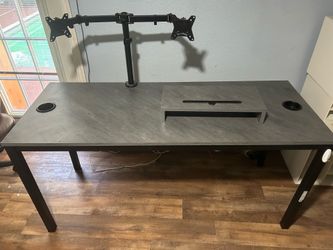 Computer gaming table