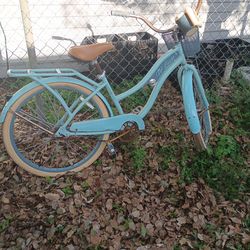 NICE HUFFY MEL LUSSA LADIES BEACH CRUISER