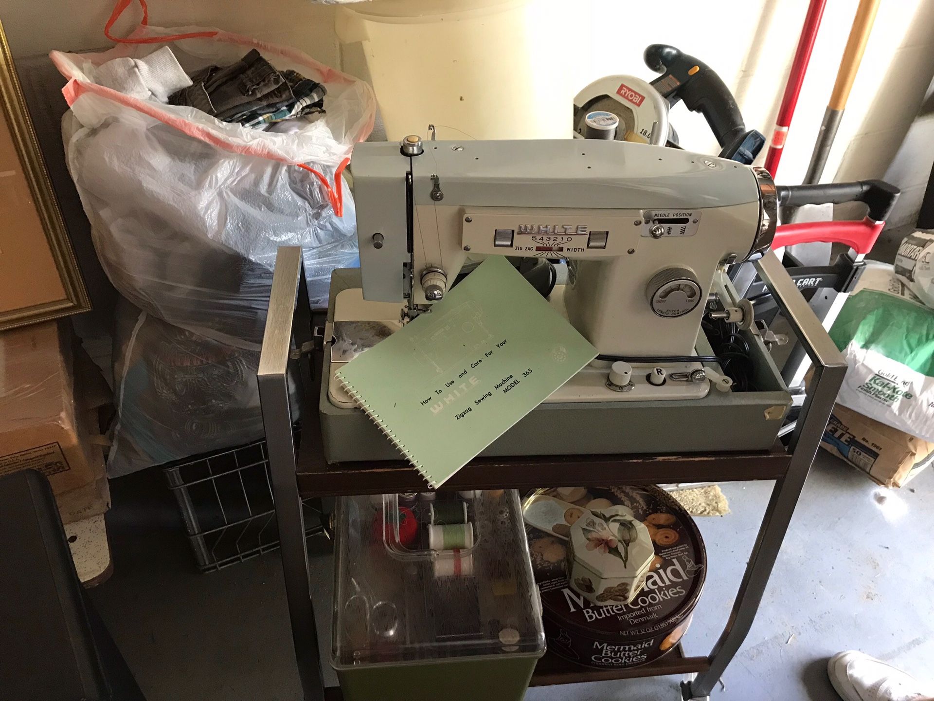 White sewing machine like new!