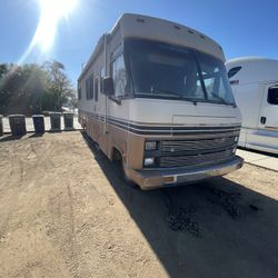 RV - AVAILABLE APRIL 1ST