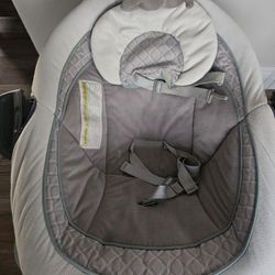 Graco Swing With Sound - Clean