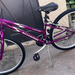 Beautiful Purple Schwinn Frontier Women’s Mountain Bike 26” Tire Size 