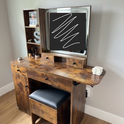 Vanity Desk With Storage