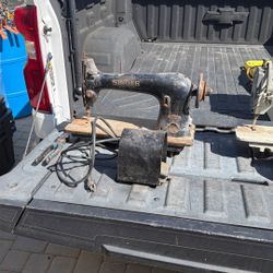 Vintage Sewing Machines 