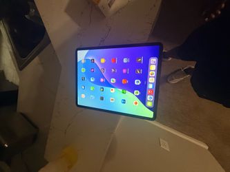 iPad Air 13 in M3 128 GB. New