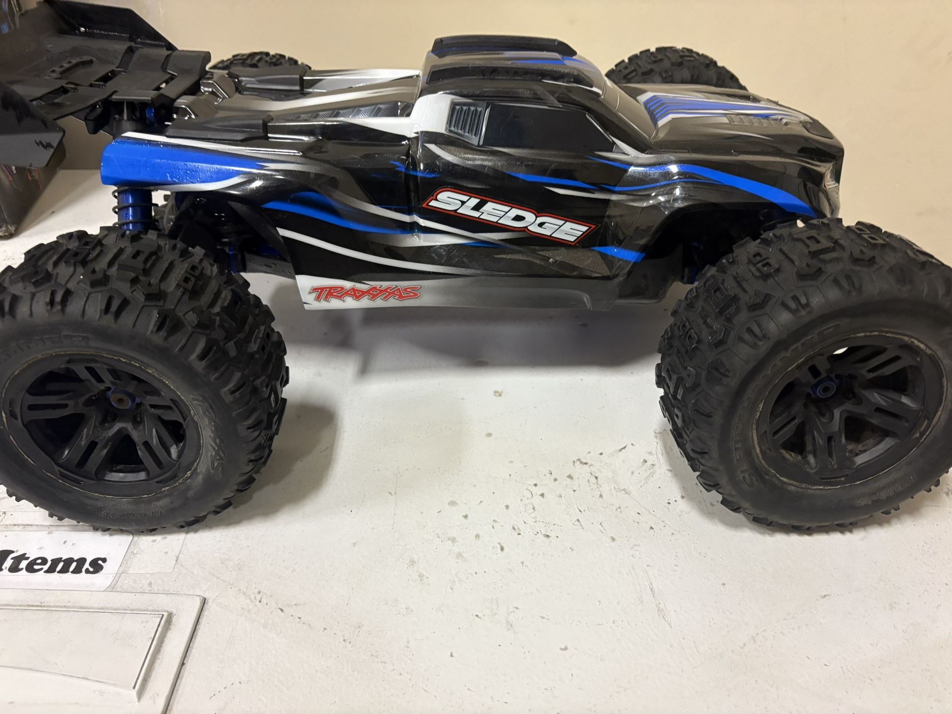 Traxxas Sledge 6s