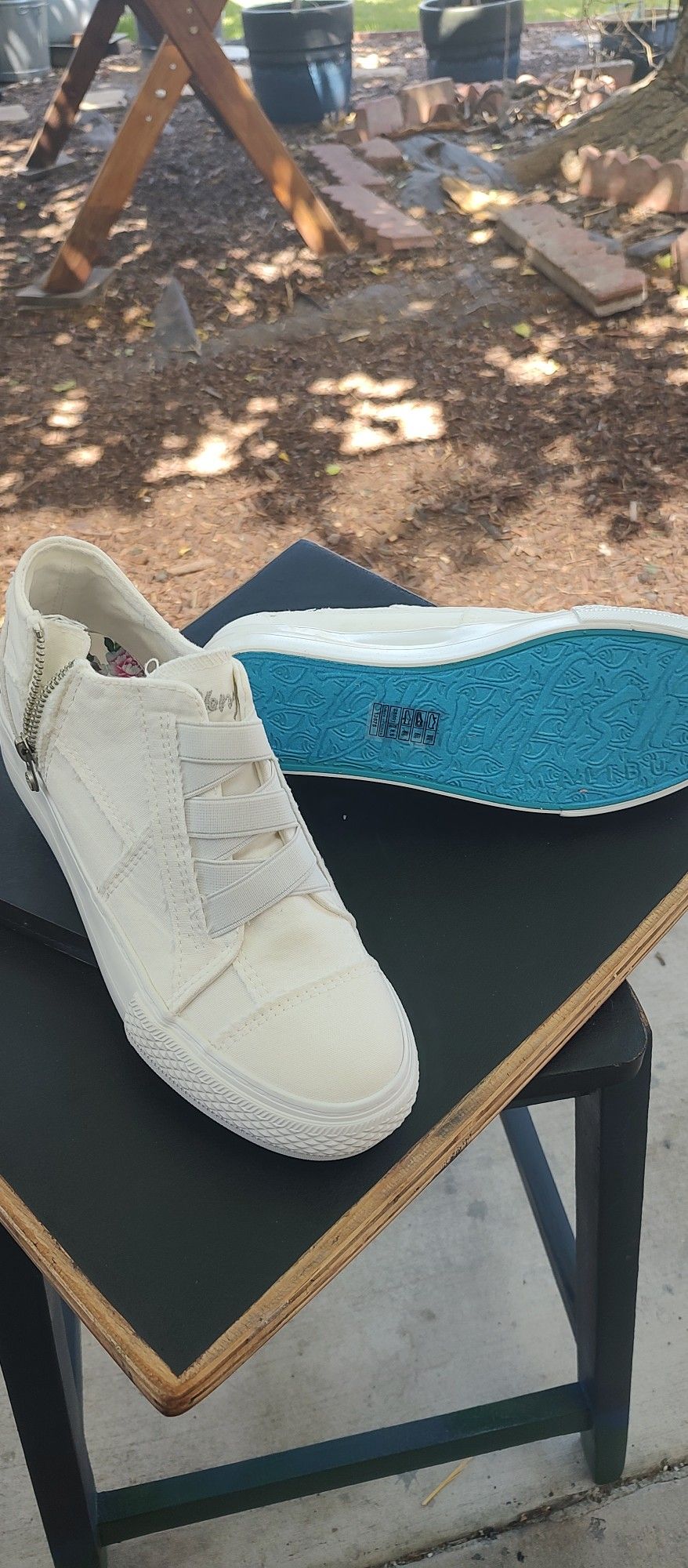 Women's Blowfish Malibu Mamba Wedge Shoes - 8.5